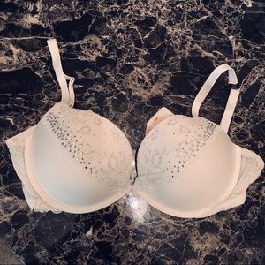 Ivory Victoria’s Secret bra